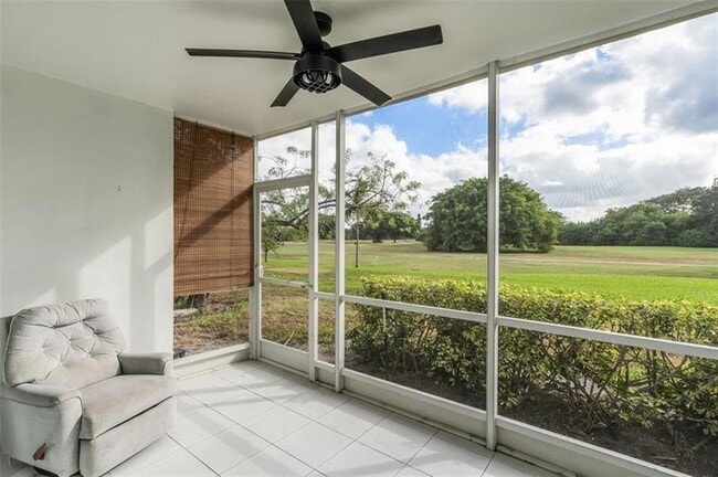 Foto del edificio - 3100 N Palm Aire Dr
