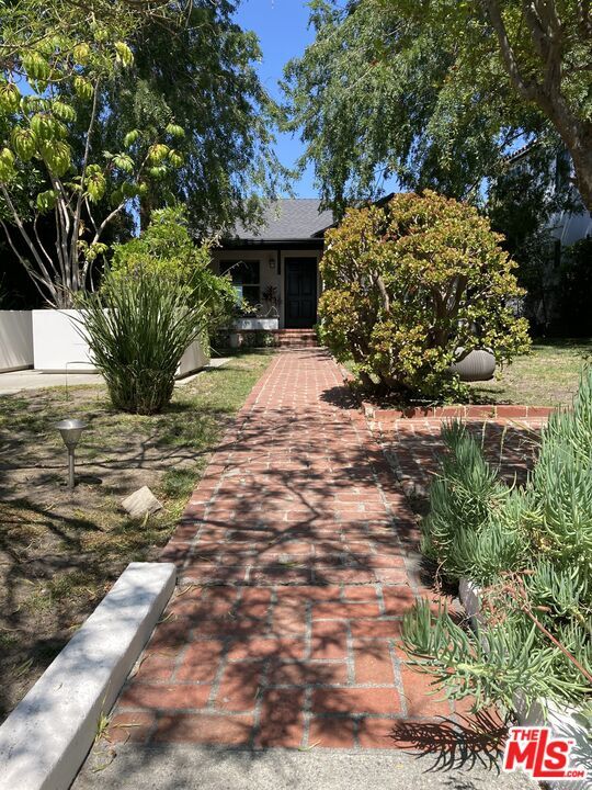 Foto del edificio - 2035 Park Dr