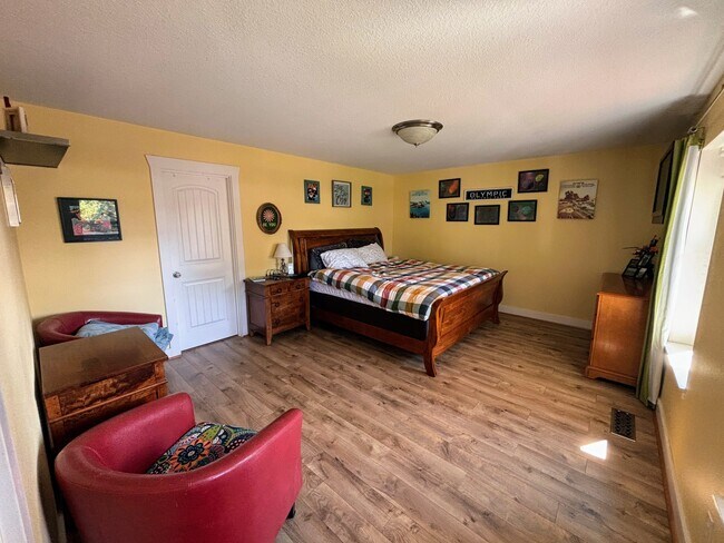 Master Bedroom Main floor - 1768 S Dogwood St