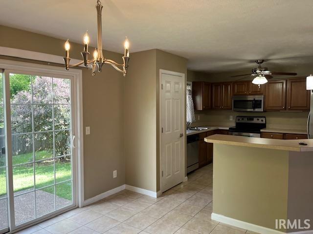 Building Photo - 10672 Fall Creek Dr