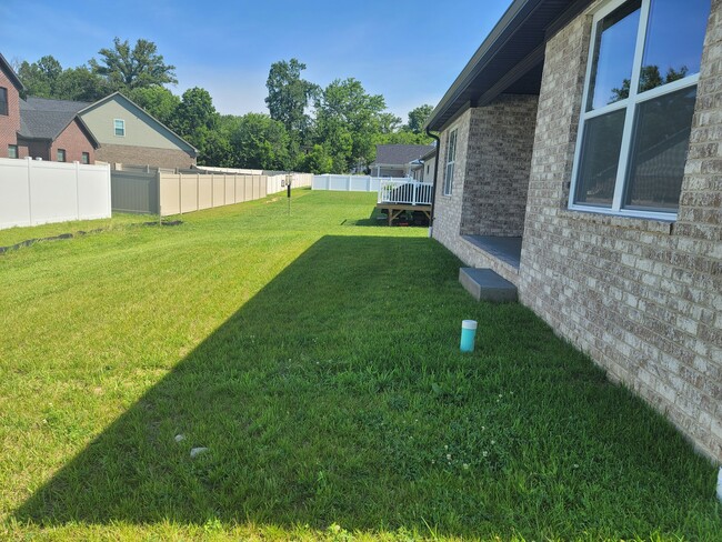 Building Photo - 3611 Sand Dr