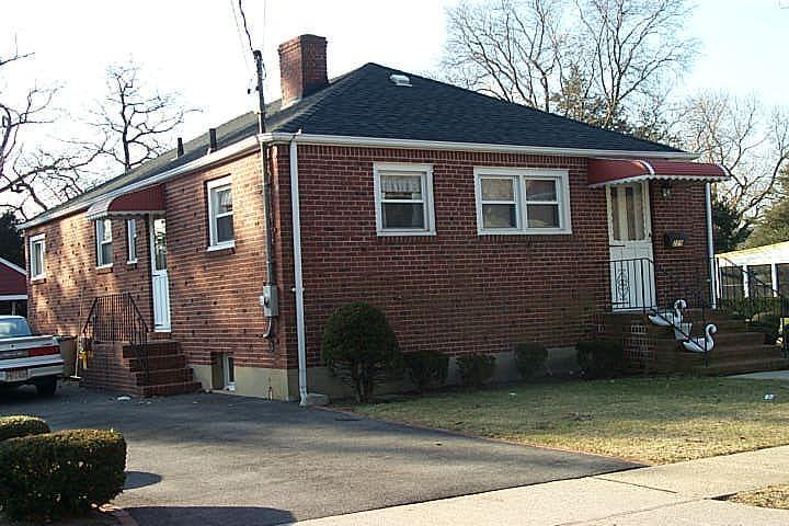 Primary Photo - 229 W Marie St