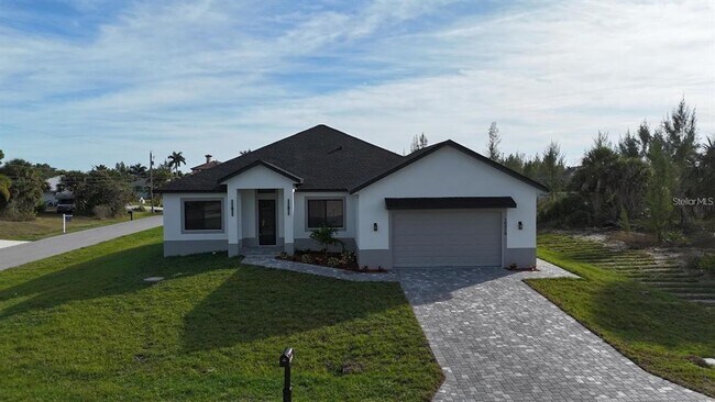 Building Photo - 10426 Live Oak Rd