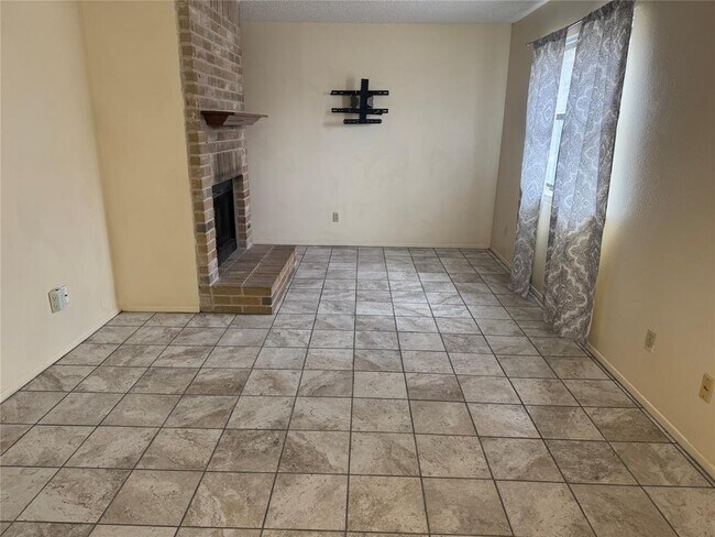 Foto del edificio - 12810 Hymeadow Dr