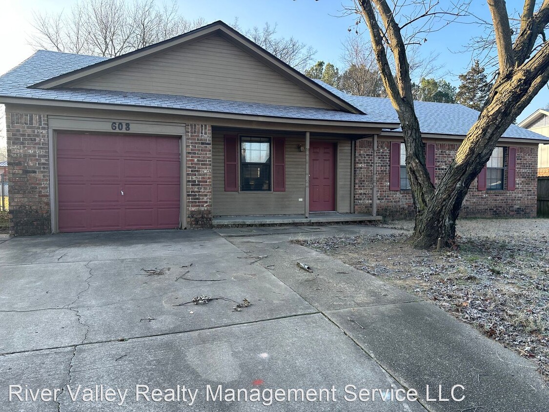 Primary Photo - 3 br, 2 bath House - 608 Shadow Drive