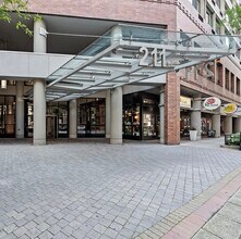 Building Photo - 211 E Ohio St