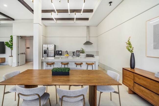 Foto del edificio - The Addison Apartments