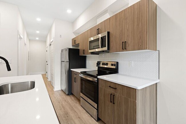 Building Photo - 6155 Ridge Ave