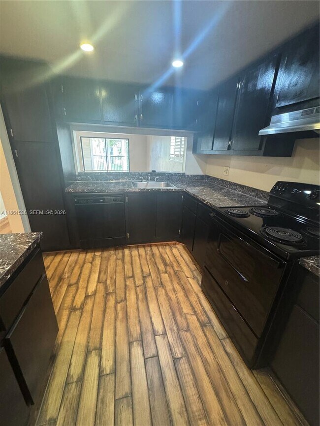 Foto del edificio - 6575 W Oakland Park Blvd