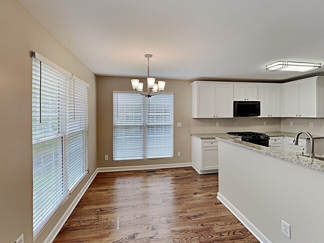 Foto del edificio - 6984 Forest Manor Dr