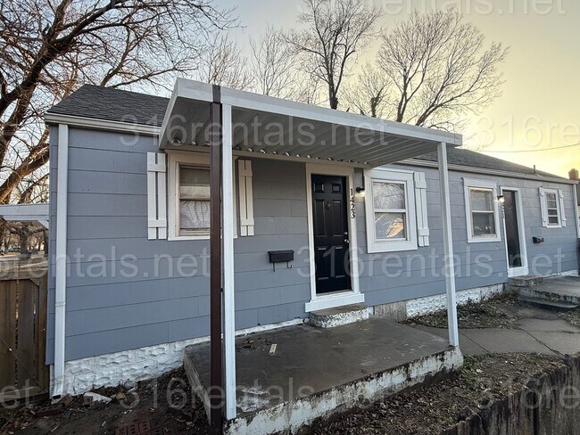 Foto del edificio - $550 - 1 bed 1 bath Duplex