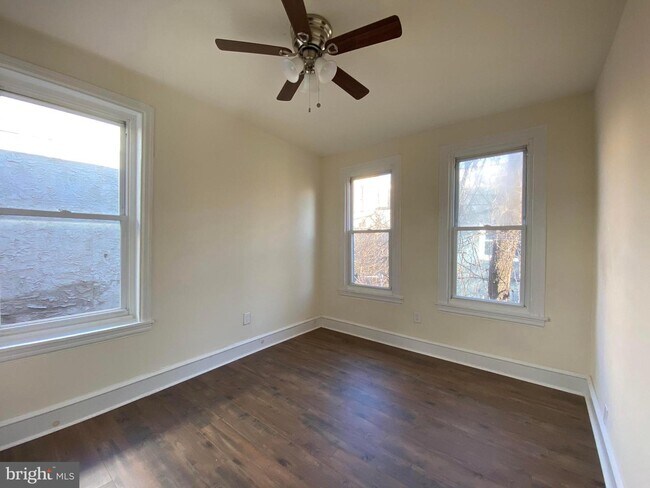 Foto del edificio - 2263 N Woodstock St