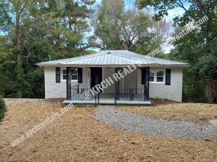 Primary Photo - Cozy 2-Bed, 2-Bathroom Home