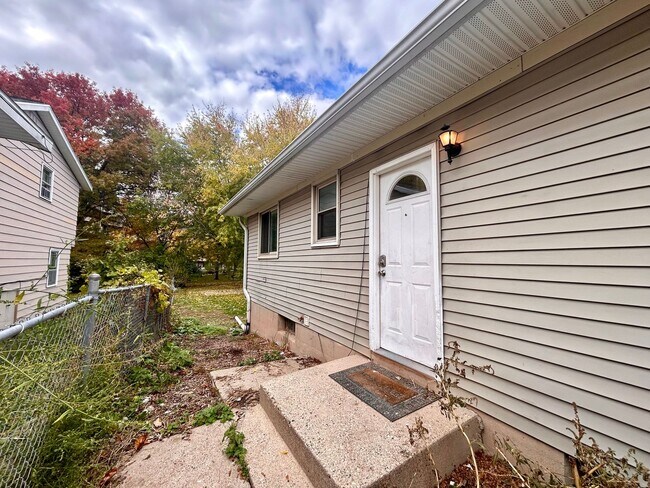 Foto del edificio - 4311-4313 Dawes Court SE