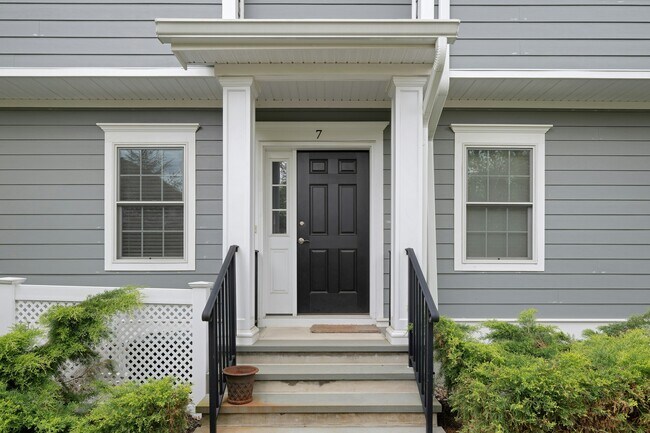 Building Photo - 785 Springfield Ave