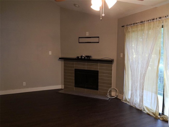 Foto del edificio - 4777 Cedar Springs Rd