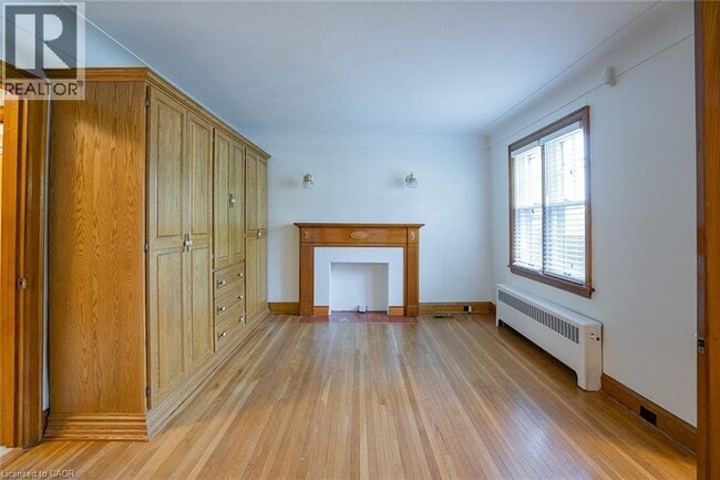 Photo du bâtiment - 324 King St E