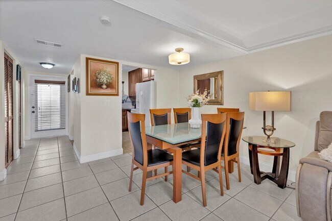 Foto del edificio - 6850 Royal Palm Blvd