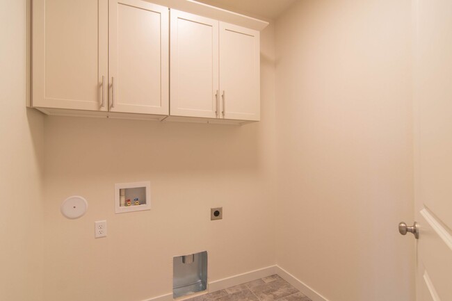 Building Photo - 3 Bed 2 Bath Home @ Pillar Rock Estates. H...