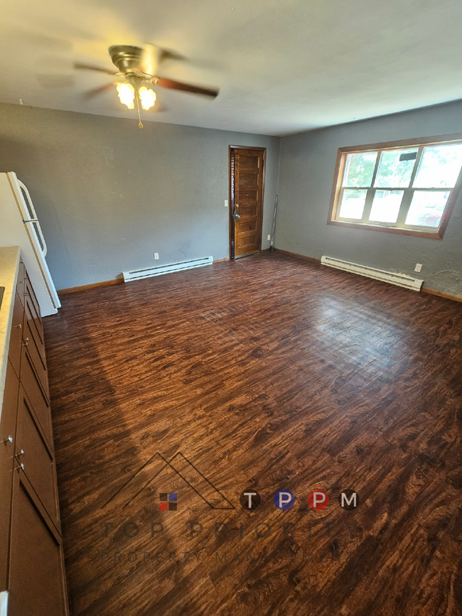 Building Photo - 1 Bedroom | 1 Bathroom Unit in Springville...