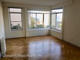 Building Photo - 1221 Greenwich St
