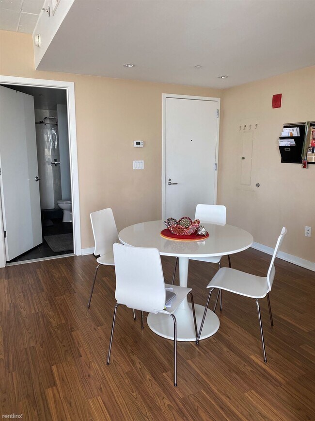 Building Photo - 2 br, 2 bath Condo - 212 Brown Street