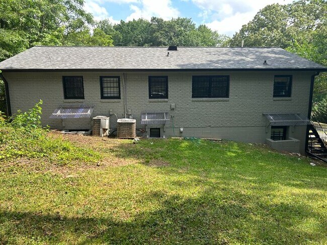 Foto del edificio - 1214 Calhoun Ave