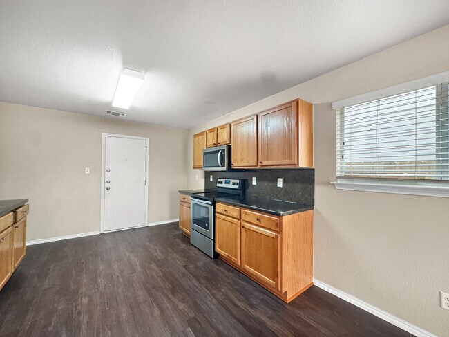 Building Photo - 8211 Heights Valley