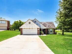 Building Photo - 13318 Hilltop Cir