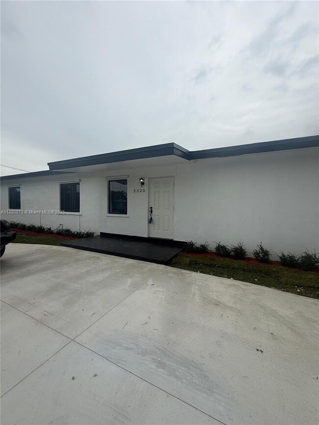 Building Photo - 3320 SW 97th Ave