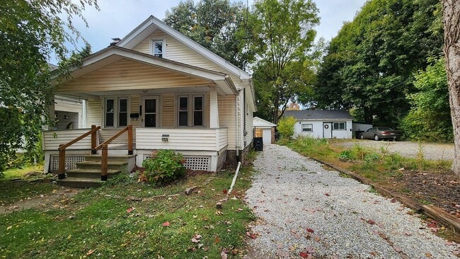 Building Photo - 1138 Collinwood Ave