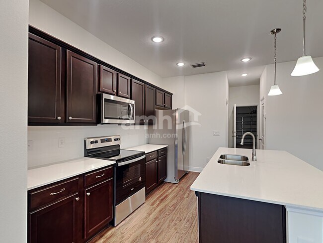 Building Photo - 1028 Sky Lakes Drive