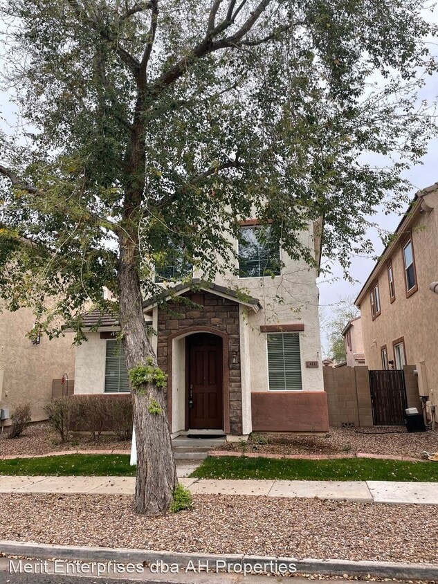3 br, 3 bath House 4112 E OAKLAND ST House Rental in Gilbert, AZ