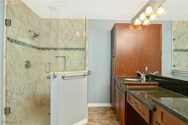 Foto del edificio - 460 14th Ave NE