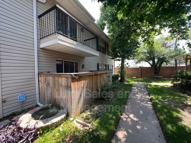 Building Photo - 3200 W Britton Rd