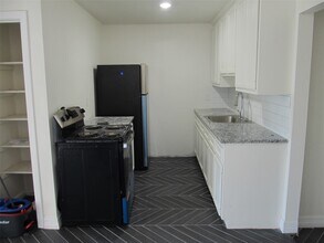 Building Photo - 1213 Trimm Ave