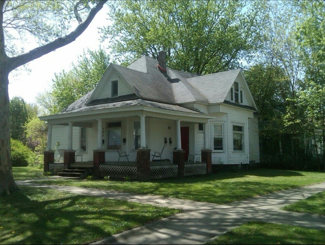 Primary Photo - 507 N Prairie St