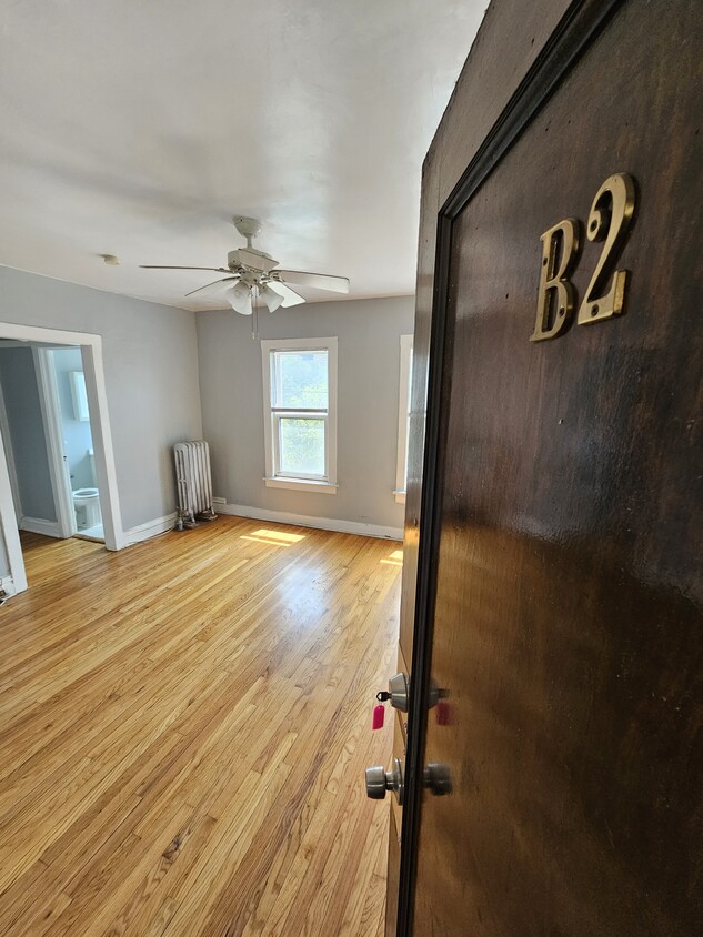 Primary Photo - 4601 N Beacon St