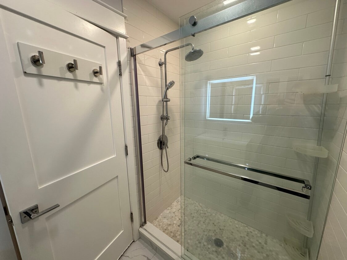 Foto principal - 326 Chelsea St