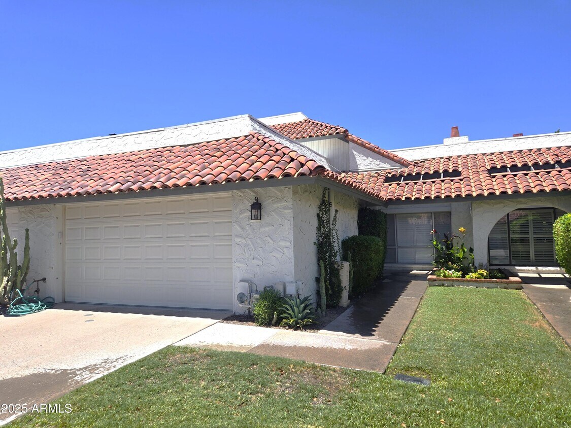 Primary Photo - 5832 N Scottsdale Rd