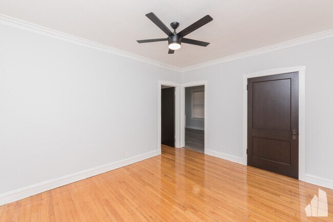 Foto del edificio - 1621 W Belmont Ave