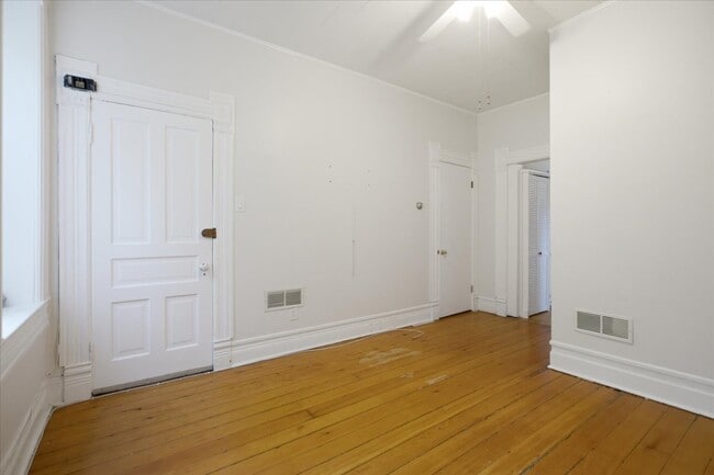 Building Photo - 1616 W Le Moyne St