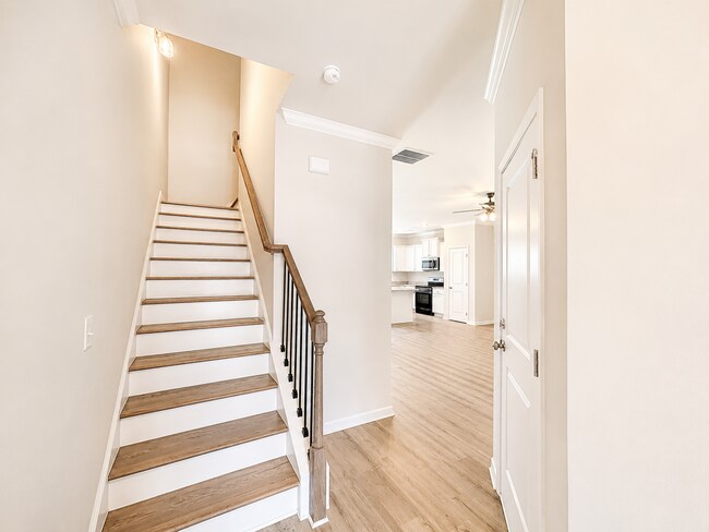 Building Photo - Welcome to Orchard Reserve!