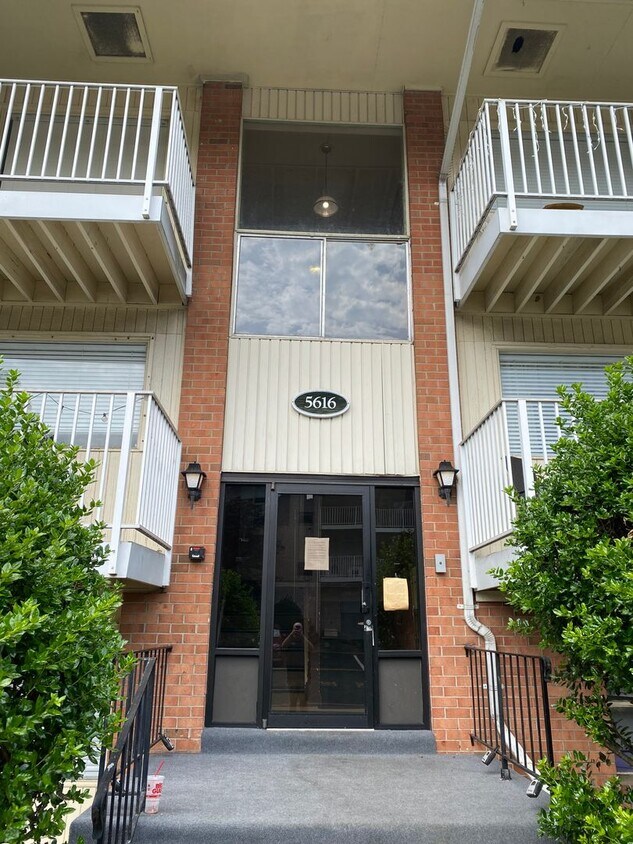 5616 Crenshaw Rd, Henrico, VA 23227 Condo for Rent in Henrico, VA