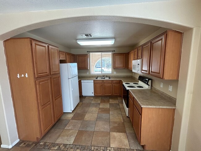 Building Photo - 2434 S 83rd Dr