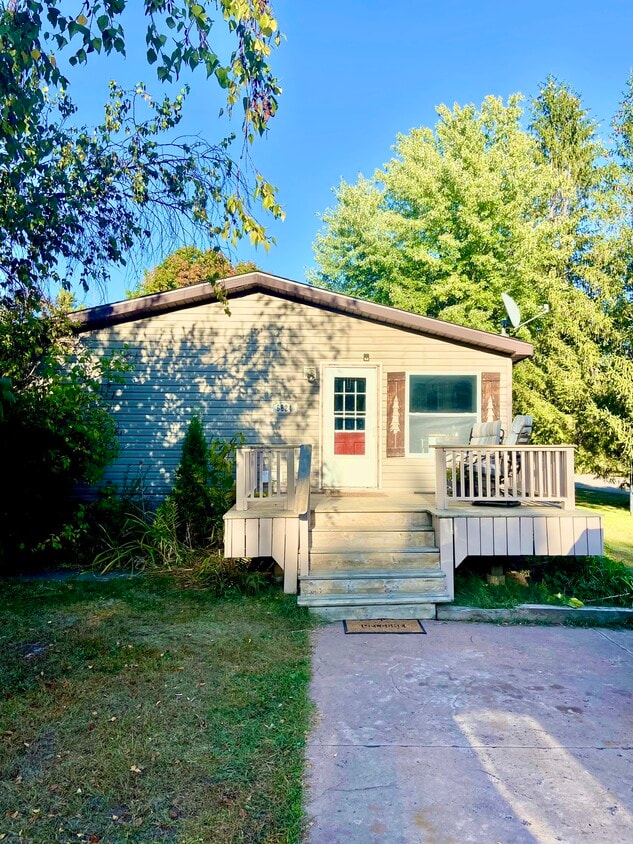 Primary Photo - 6824 S Fitch Ave