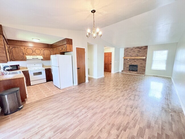 Foto del edificio - 127 Cedar Creek Cir