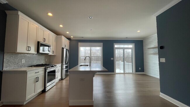Building Photo - 129 Brentwood Cir