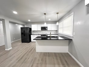 Building Photo - 287 Pierce St Building Photo - 287 Pierce St