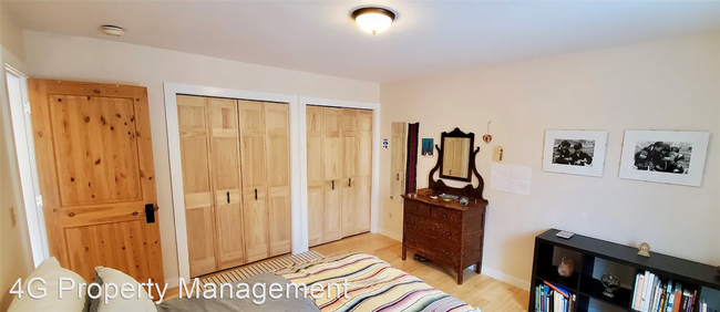 Foto del edificio - 3 br, 1 bath House - 421 N. Hunters Way